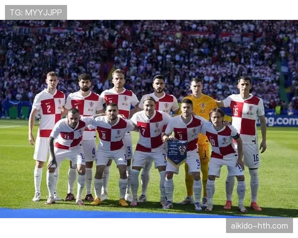 欧洲杯集训热潮：各国队伍备战状态与焦点球员分析总结