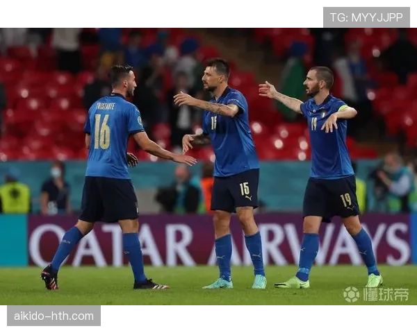 阿切尔比技术特点:防守稳健、出球能力出色、位置感清晰 阿切尔比技术特点:防守稳健、出球能力出色、位置感清晰