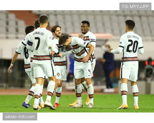 B席最新动态：曼城中场表现与转会传闻