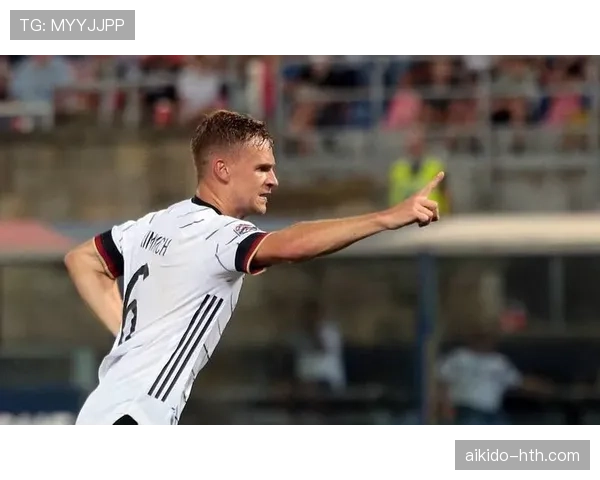 赖斯 vs 基米希:全能中场的战术角色与比赛影响力差异 赖斯 vs 基米希:全能中场的战术角色与比赛影响力差异