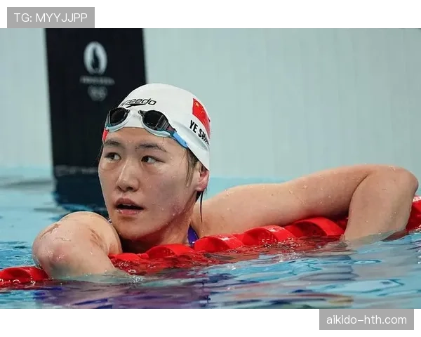 叶诗文训练完直接去奢侈品店刷卡，这反差谁懂