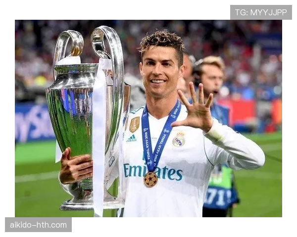 C罗晒的早餐比我一个月工资还精致，我还有脸吃泡面吗